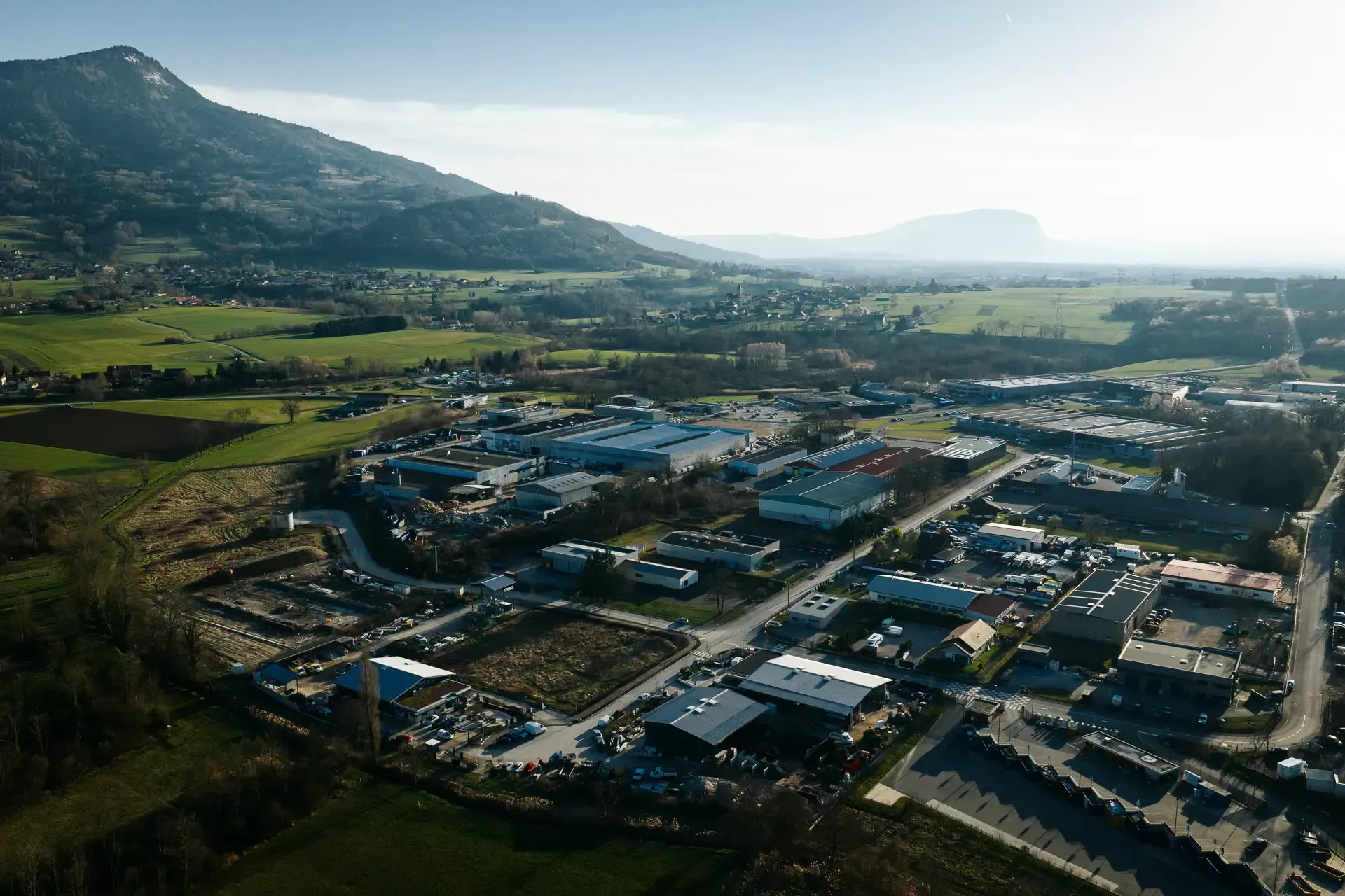 Vue aérienne de la zone d’activité des Bracots à Bons-en-Chablais
